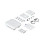 Ubiquiti U7-Outdoor Komplettansicht mit Montageset für Mast- oder Deckenbefestigung