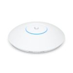 Ubiquiti U7-Pro Seitenansicht 46mm Höhe und Gigabit LAN Anschluss für PoE